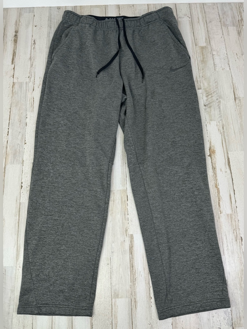 Nike Men's Gray Sweatpants Size XL Elastic Waist Activewear